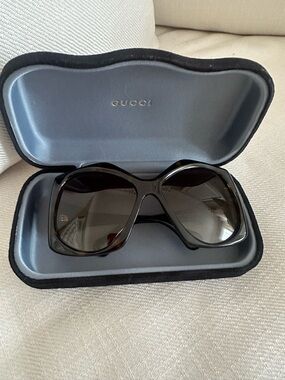 Gucci Women's Brown Oversized Sunglasses with Gradient Lenses